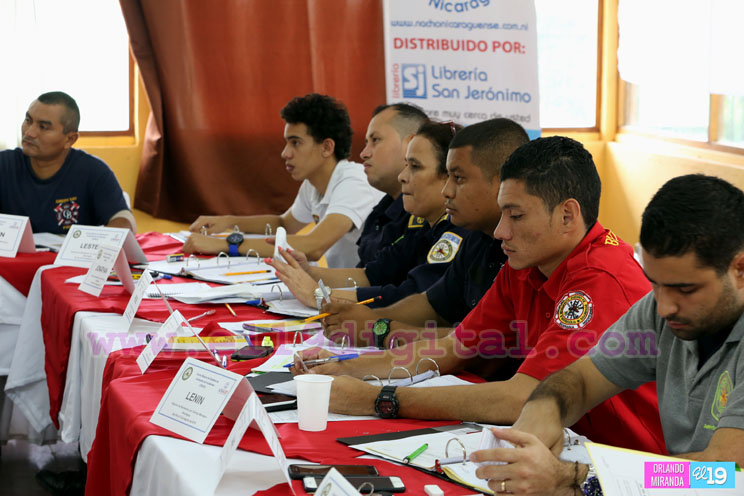 Cuerpos de bomberos se capacitan para atender mejor los incidentes