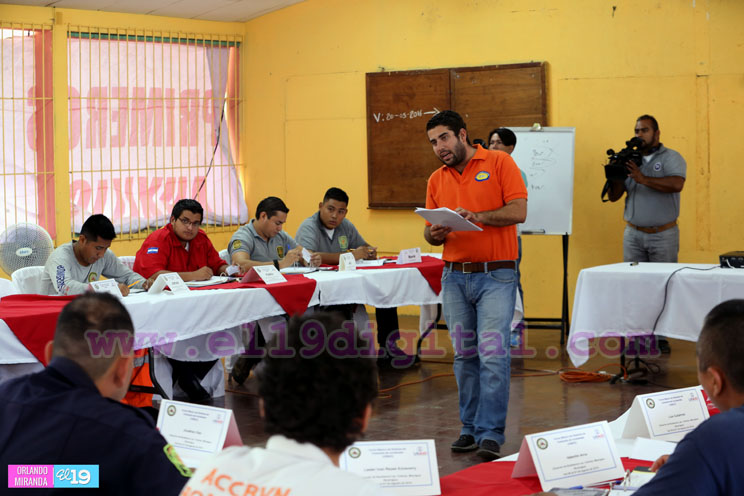 Cuerpos de bomberos se capacitan para atender mejor los incidentes