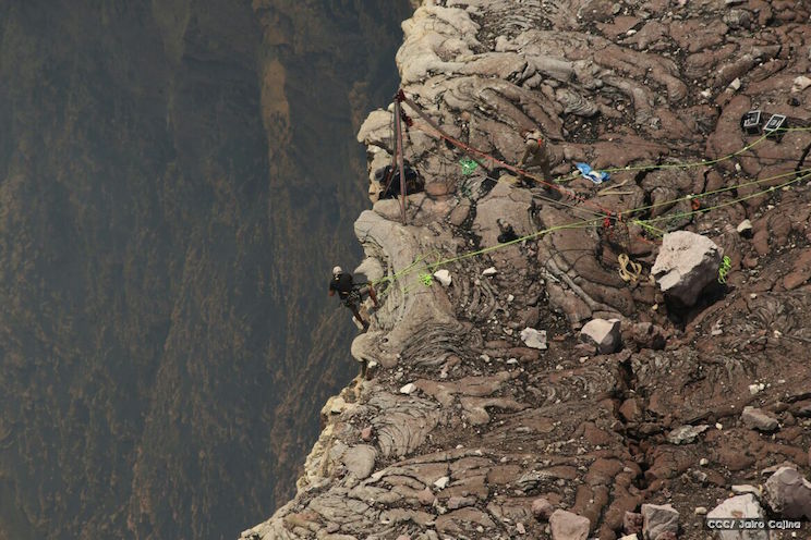 Equipo de Sam Cossman creará una página web con mapas interactivos sobre el volcán Masaya