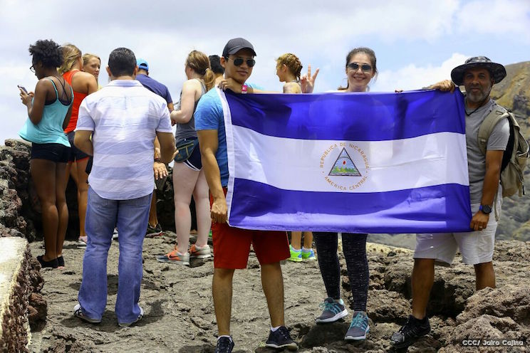 Equipo de Sam Cossman creará una página web con mapas interactivos sobre el volcán Masaya
