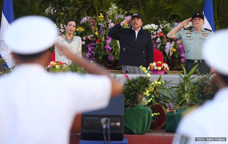 Daniel y Rosario encabezan acto del 36 aniversario de la Fuerza Naval