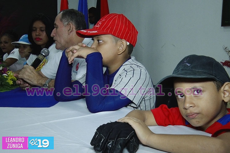 MDAA realiza conversatorio con destacados beisbolistas nicaragüenses