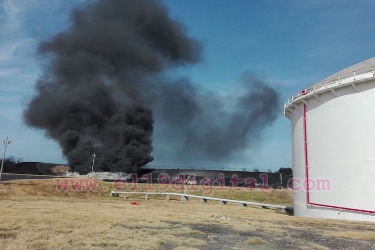 Así amanece el incendio en la planta de Puma Energy en Puerto Sandino