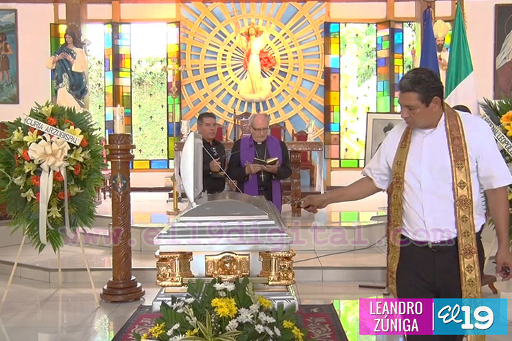 Cardenal Obando pide por el descanso eterno de Monseñor Benito Pittito La Bella