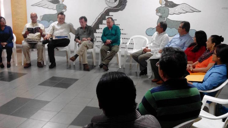 Intelectuales chilenos y nicaragüenses participan de conversatorio sobre Darío