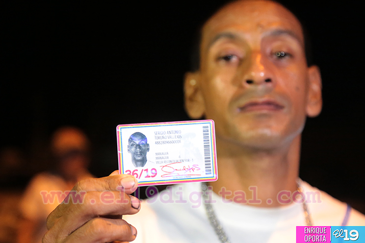 Familia Sandinista dedica entrega de carnet de militancia al Comandante René Núñez Téllez