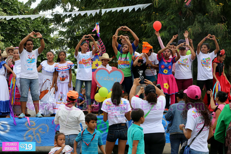 Orgullo patrio moviliza a familias del Distrito VII