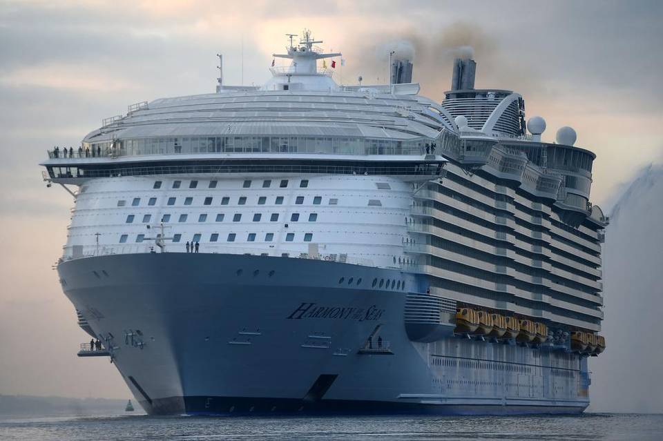 Accidente en crucero más grande del mundo causa un muerto