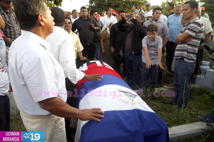 Dan el último adiós a Carlos Salgado El Reverendo