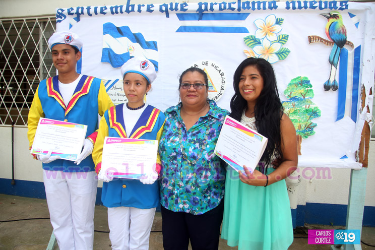 Gobierno entrega reconocimientos a bandas rítmicas y escolares