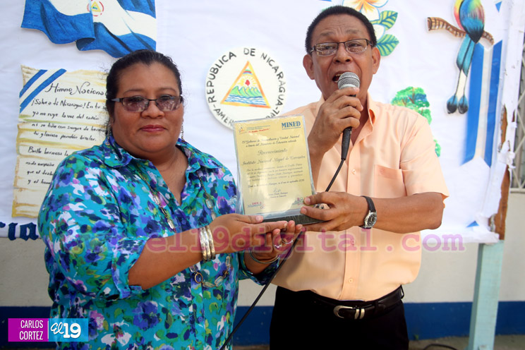 Gobierno entrega reconocimientos a bandas rítmicas y escolares