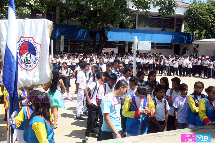 Gobierno entrega reconocimientos a bandas rítmicas y escolares
