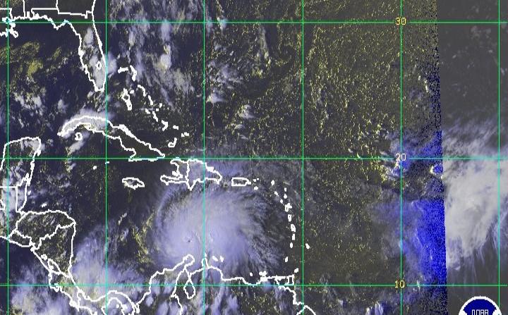 Huracán Matthew sigue fortaleciéndose en el Caribe