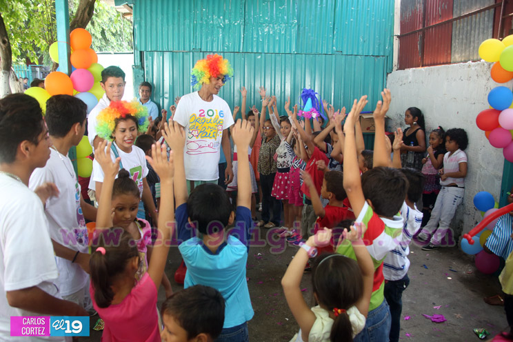 Niños alaban a Dios y disfrutan de mañana recreativa