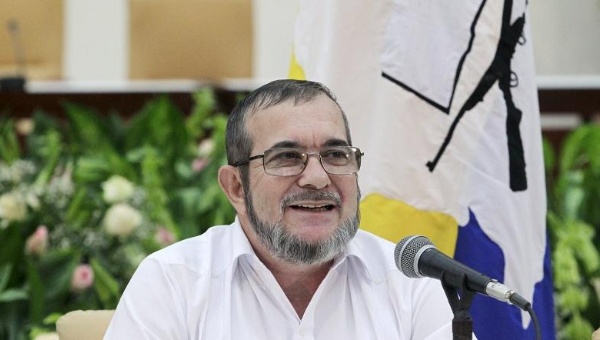 Líder de las FARC-EP felicita a Santos tras Nobel de la Paz