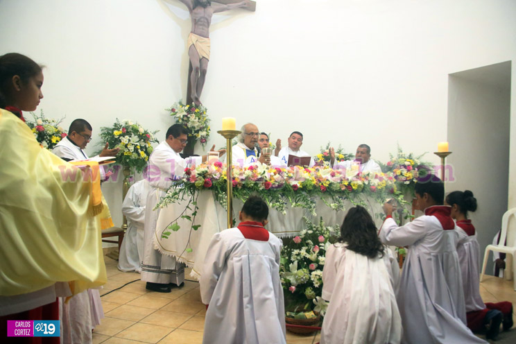 El Crucero celebra misa y fiestas patronales en honor a Nuestra Señora de las Victorias 
