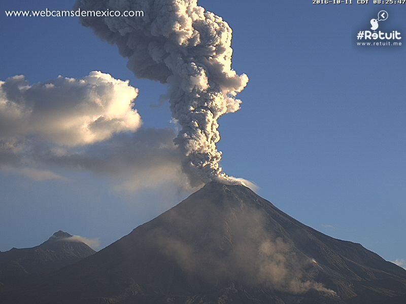 México: Volcán El Colima emite fumarola de dos kilómetros