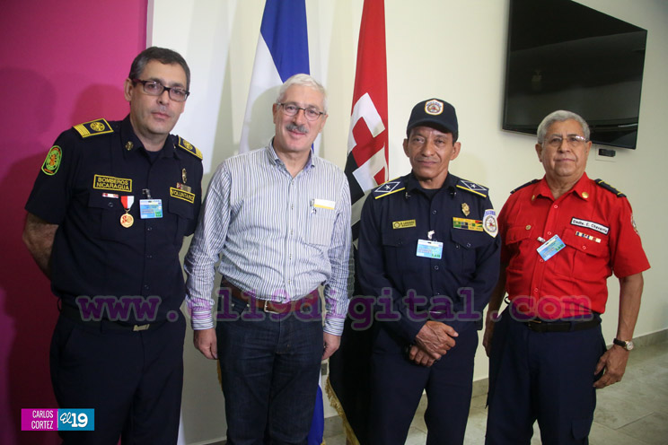 Rosario destaca visita del jefe de bomberos de Hamburgo, Alemania