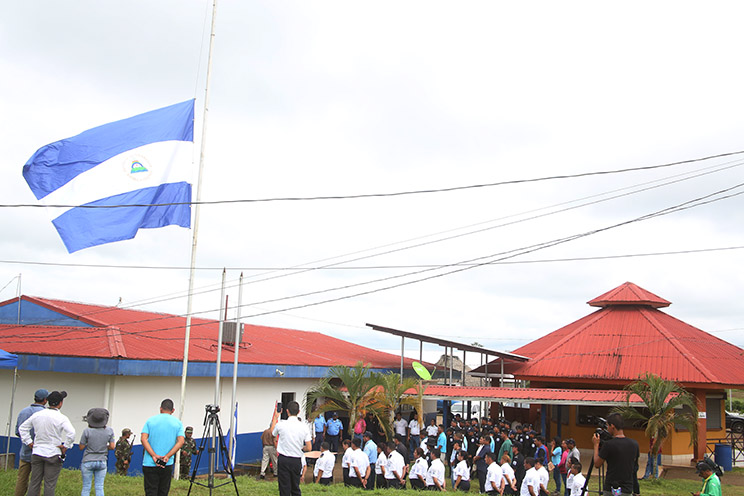 Octubre Victorioso: Izan la bandera de Nicaragua en la frontera Sur en homenaje a los héroes de San Carlos 