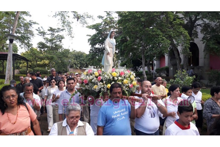 Capitalinos celebran última aparición de la Virgen de Cuapa