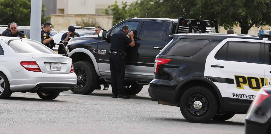Balacera en restaurante de Los Ángeles deja tres muertos y 12 heridos