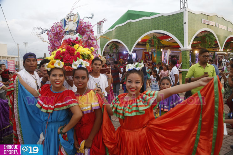 Managuas celebran a Todos los Santos en la Plaza la Fe "San Juan Pablo II"