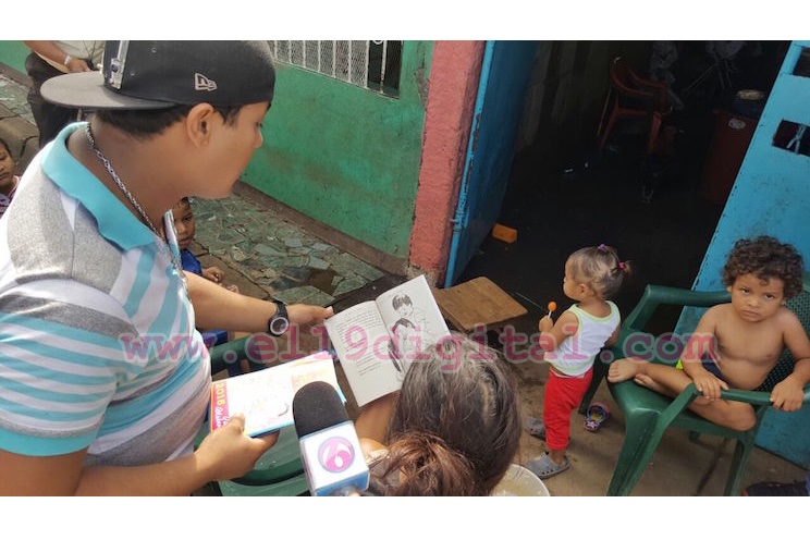 Promotoría Solidaria entrega Cartilla de Amor para los más Chiquitos en el barrio Jorge Dimitrov