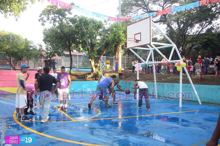 Niños del barrio Eduardo Flores disfrutan de su nuevo espacio de recreación