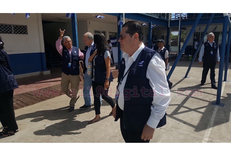 Expertos electorales destacan desarrollo del proceso electoral en orden y con tranquilidad