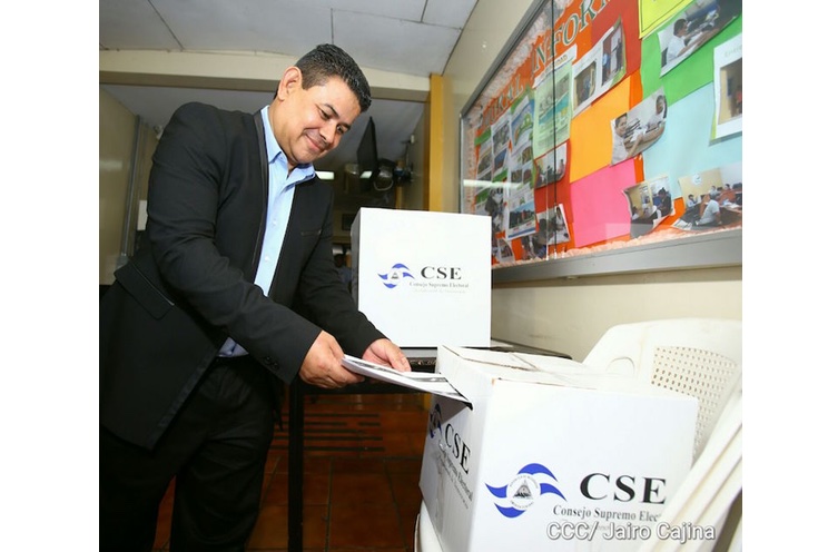 Pastor Marenco llama al pueblo a continuar asistiendo a los centros de votación