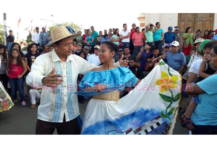 Masaya amanece inundada de sus tradicionales bailes folklóricos 