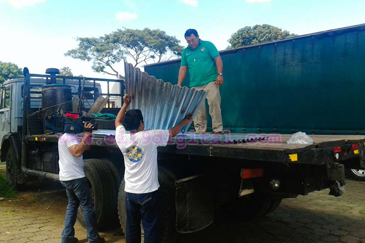 Gobierno envía planes techos a familias afectadas por paso de huracán Otto en Río San Juan y Rivas