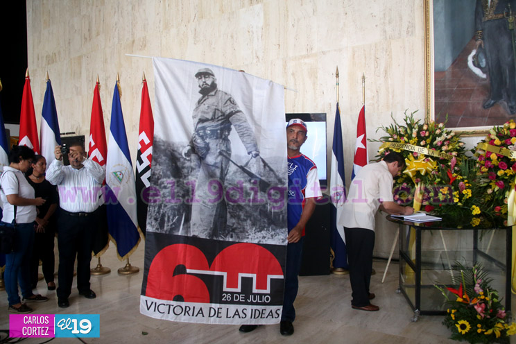 Movimientos sociales, artistas y maestros rinden tributo al Comandante Fidel Castro