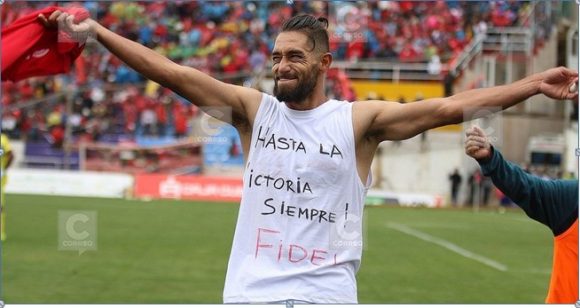 Homenajean a Fidel en partido de fútbol en Perú