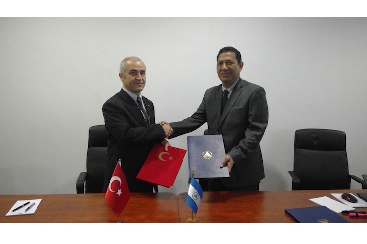 Nicaragua firma acuerdo aéreo con Turquía