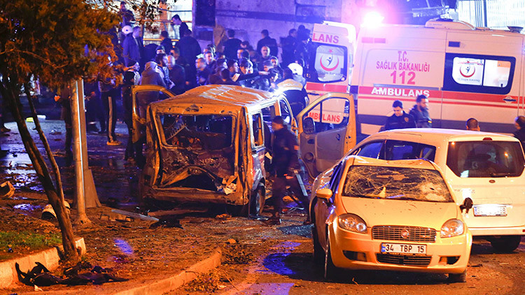 Dos fuertes explosiones sacuden Estambul en atentado terrorista (FOTOS, VIDEOS)