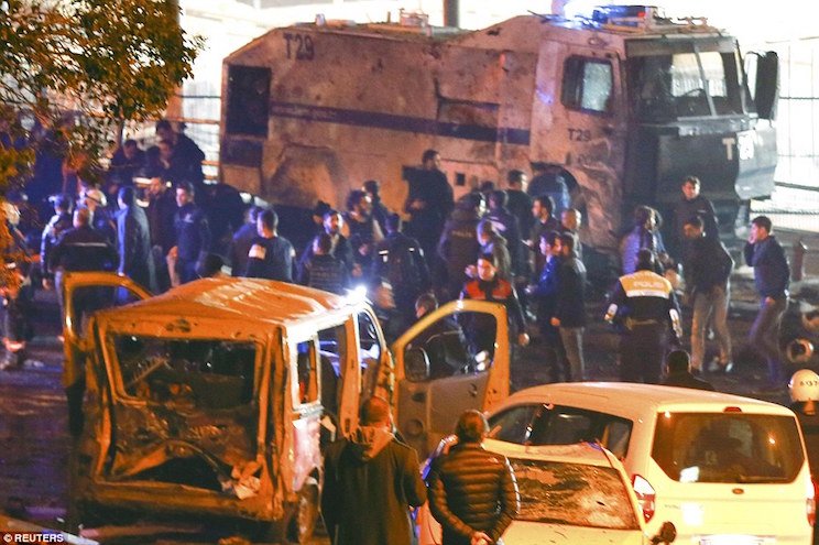 Aumentan a 38 los fallecidos por explosiones en Estambul