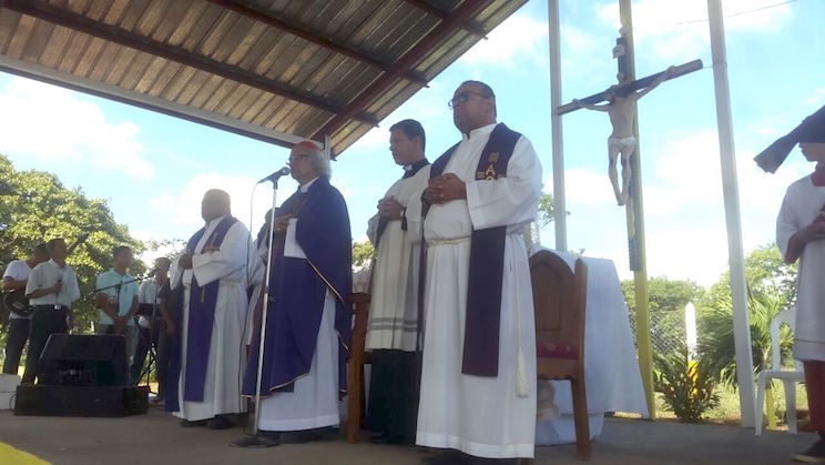 Cardenal Brenes celebra encuentro campesino navideño en Carazo