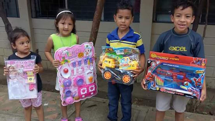 León: Rostros de tierna felicidad en entrega de juguetes