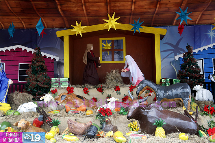 Espíritu navideño se instaló en la Avenida de Bolívar a Chávez