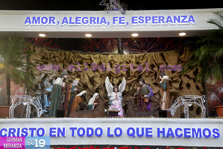Espíritu navideño se instaló en la Avenida de Bolívar a Chávez