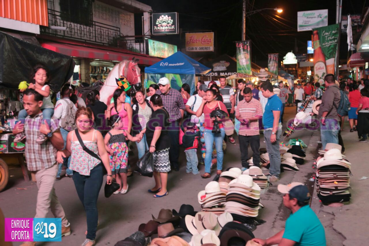 Estelí celebra noches de compras navideñas