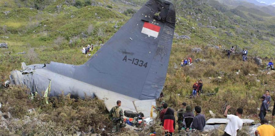 Avión militar se estrella en Indonesia