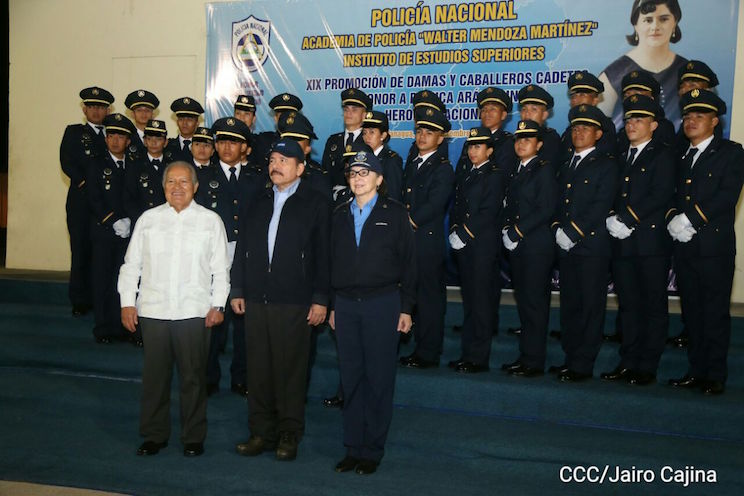 Daniel y Rosario presiden XIX Promoción de Cadetes de la Policía Nacional