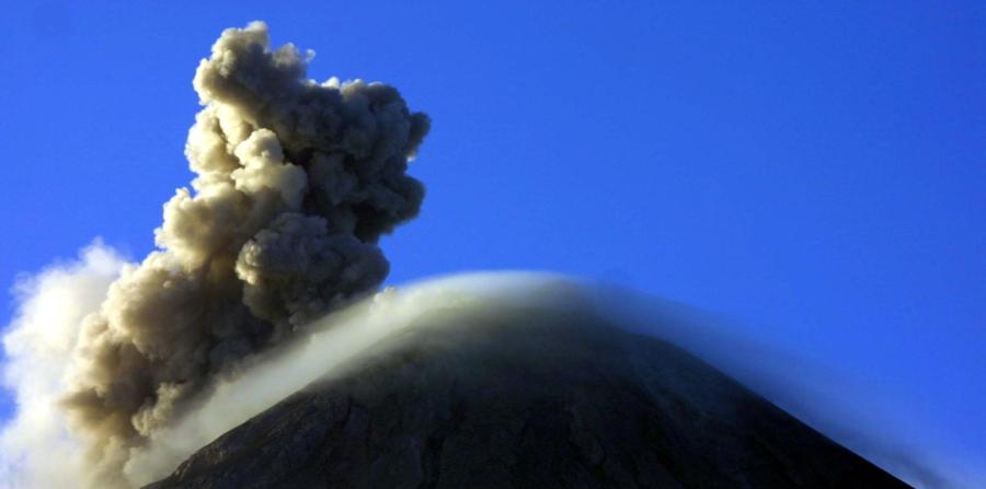 Activo el volcán de Fuego en Guatemala