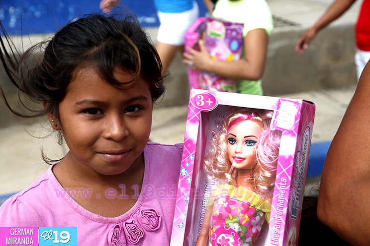 Niñ@s de Ciudad Belén reciben sus juguetes
