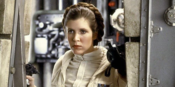 “Princesa Leia” sufre ataque cardíaco en pleno vuelo