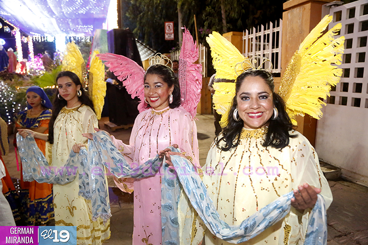 Familias disfrutaron tradicional Pastorela  que recorrió Avenida de Bolívar a Chávez