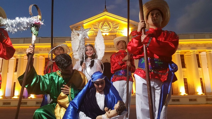 Familias disfrutaron tradicional Pastorela  que recorrió Avenida de Bolívar a Chávez
