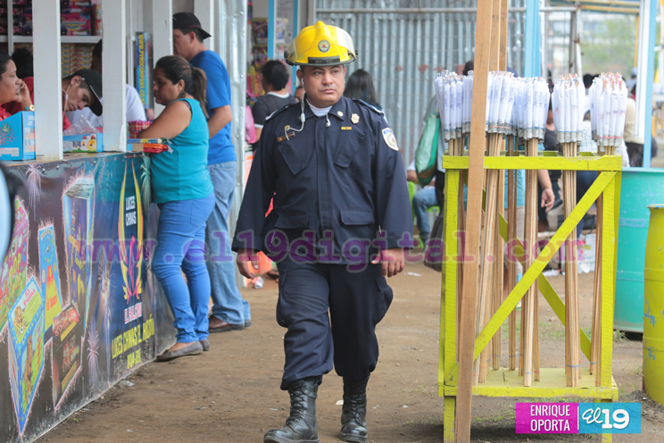 Policía Nacional supervisa medidas en tramos de pólvora